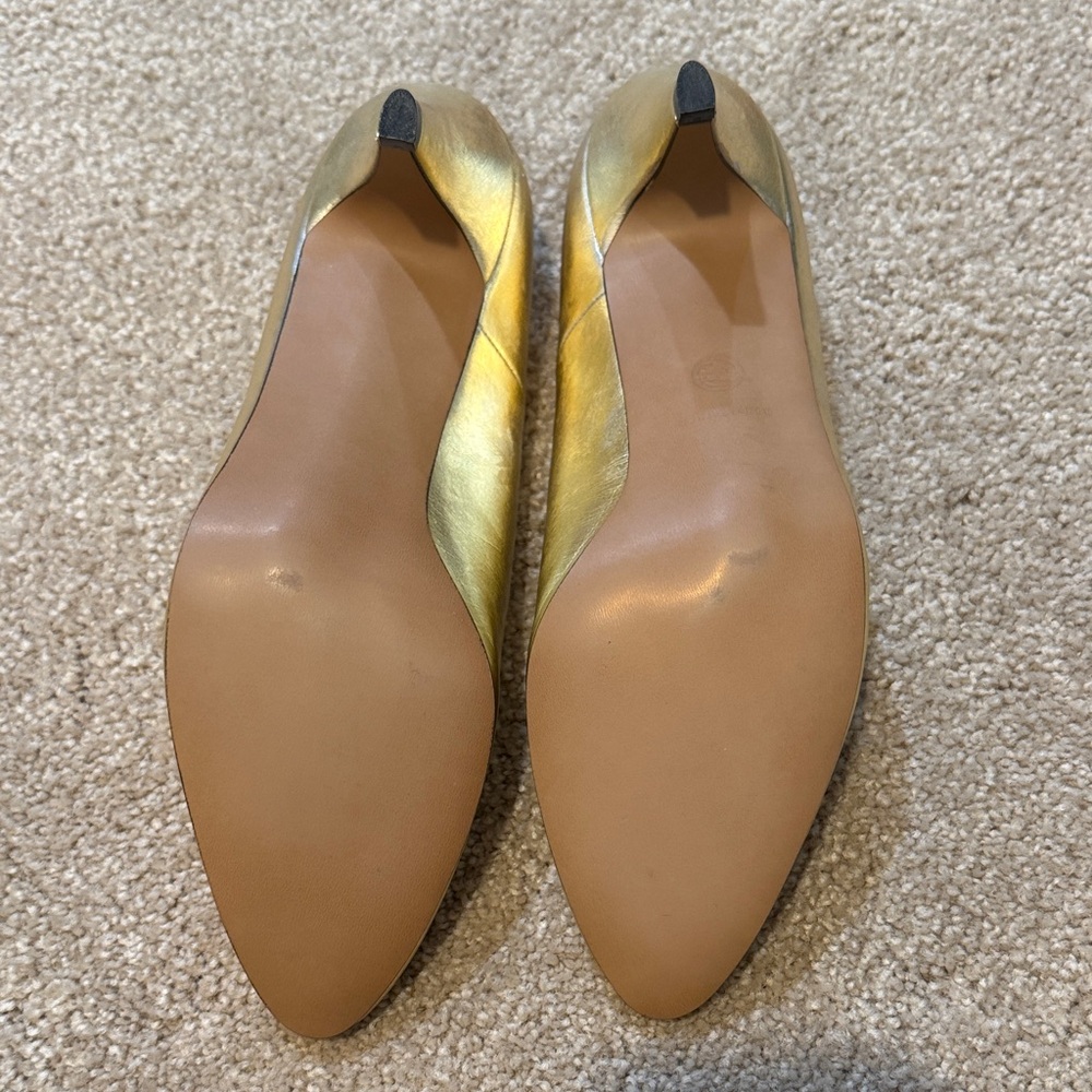 JM Collection Metallic Gold Heels - Picture 3 of 6